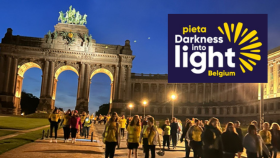 Rejoignez-nous à la marche de prévention du suicide Darkness Into Light